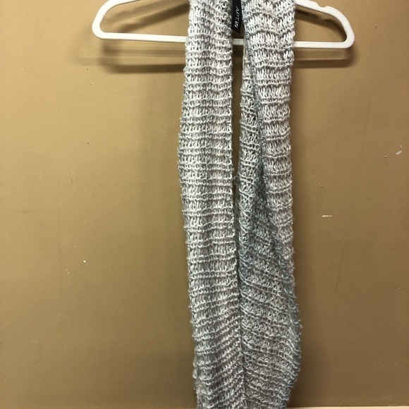 APT 9 White Gray Silver Infinity Scarf NWT - Picture 1 of 3
